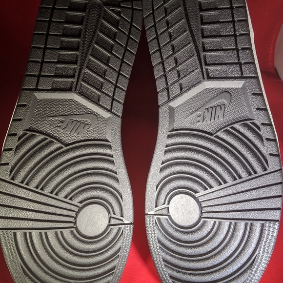 🔱Jordan 1🔱Mid Se Reverse New Love⏳ - Picture 3 of 8